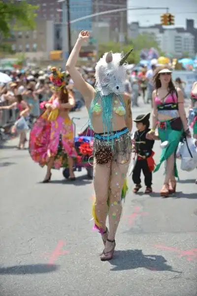 MERMAIDPARADE 