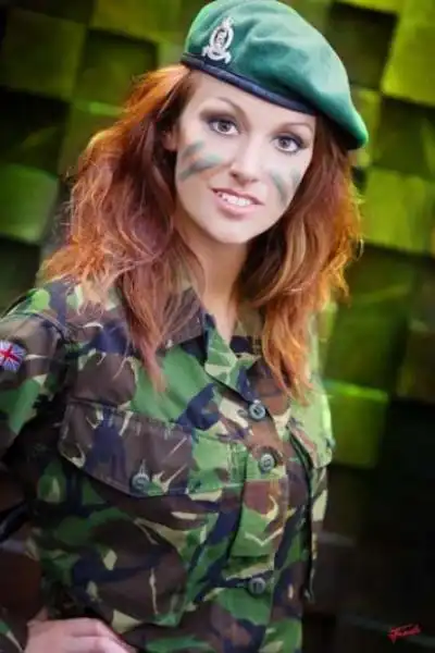 military woman uk army  