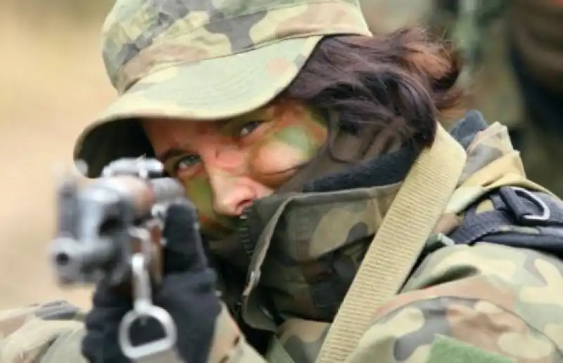 military woman poland army  