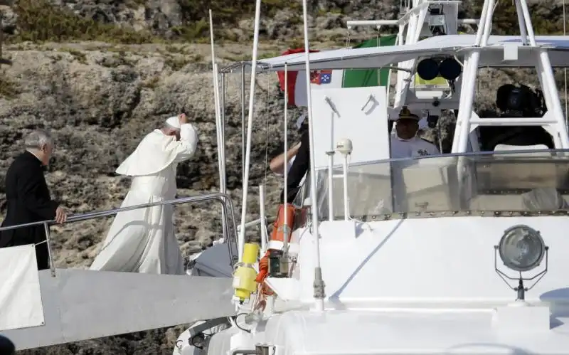 PAPA BERGOGLIO A LAMPEDUSA 