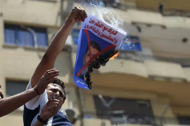 PIAZZA TAHRIR LA PROTESTA CONTRO IL PRESIDENTE MORSI 