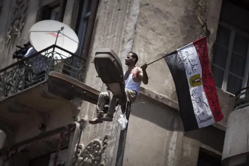 PIAZZA TAHRIR LA PROTESTA CONTRO IL PRESIDENTE MORSI 