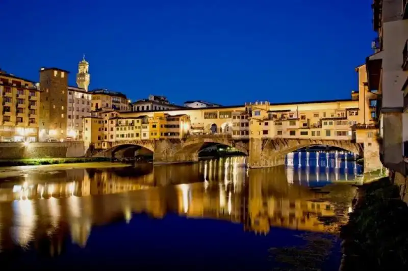 il-ponte-vecchio-di-notte