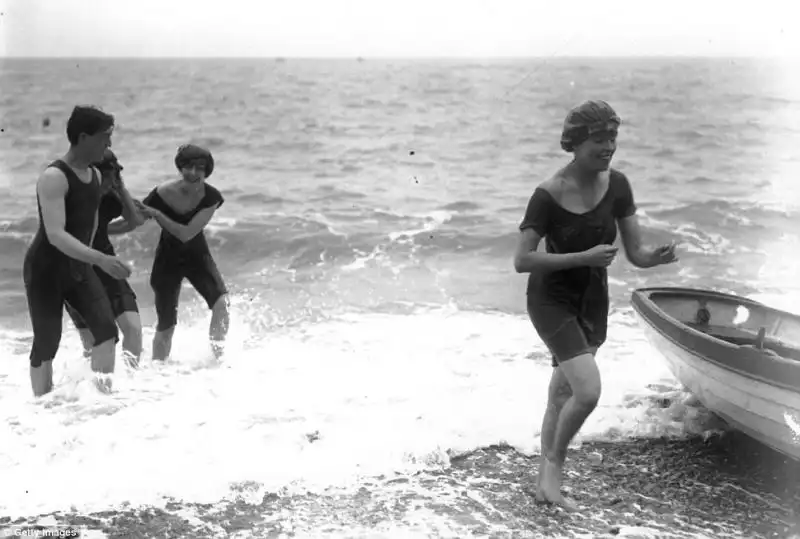 IN SPIAGGIA AI PRIMI DEL NOVECENTO 