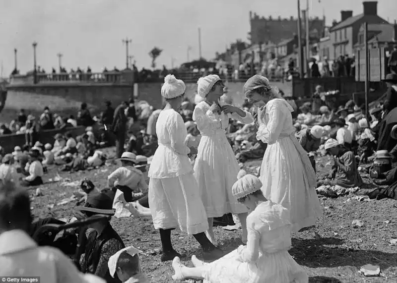 IN SPIAGGIA AI PRIMI DEL NOVECENTO 