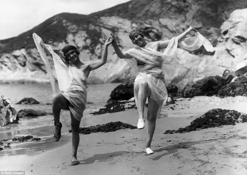 IN SPIAGGIA AI PRIMI DEL NOVECENTO 