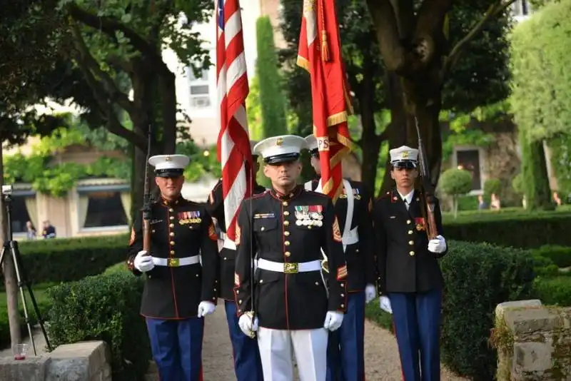 a villa taverna i marines festeggiano l indipendenza americana