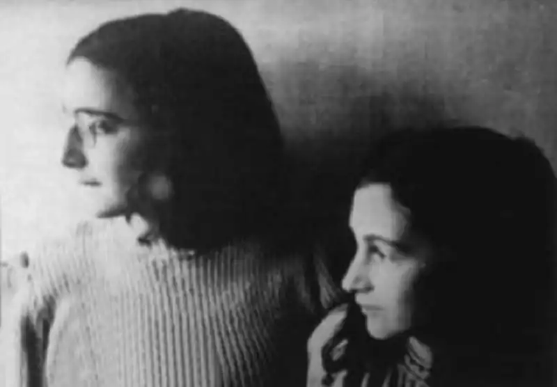 anna frank e sua sorella margot