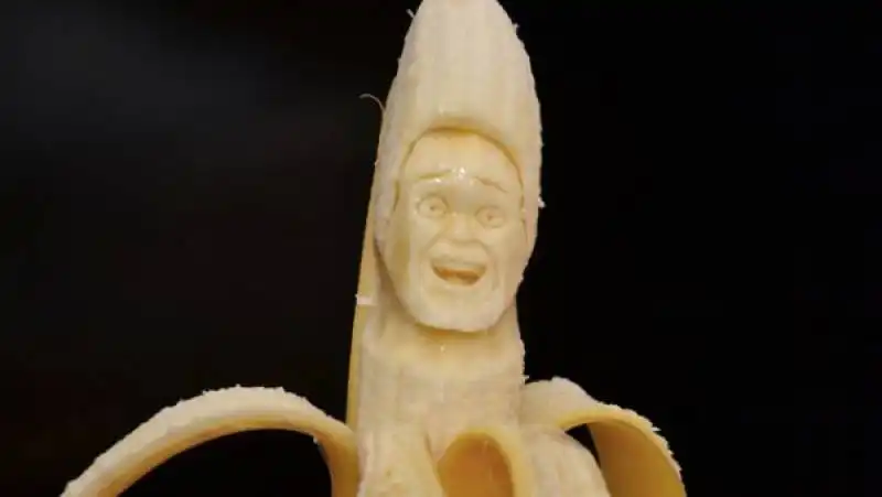 banana carvings by keisuke yamada 2