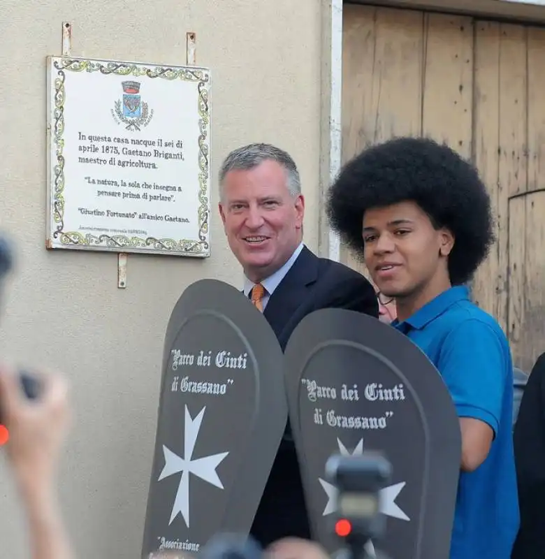 bill de blasio con la famiglia a grassano in basilicata  9