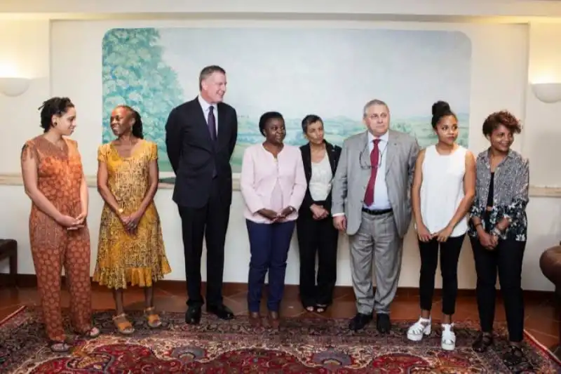 bill de blasio con la famiglia incontra cecile kyenge