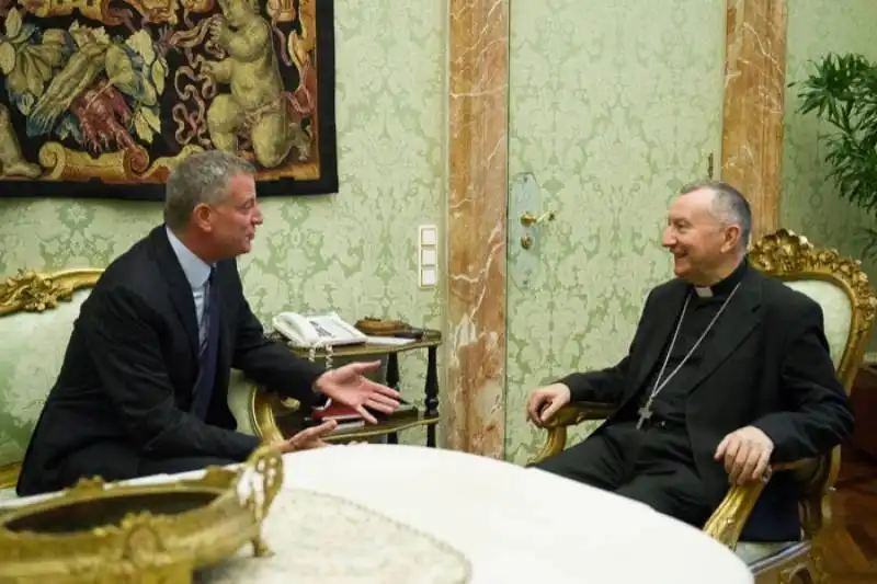 bill de blasio e il segretario di stato pietro parolin