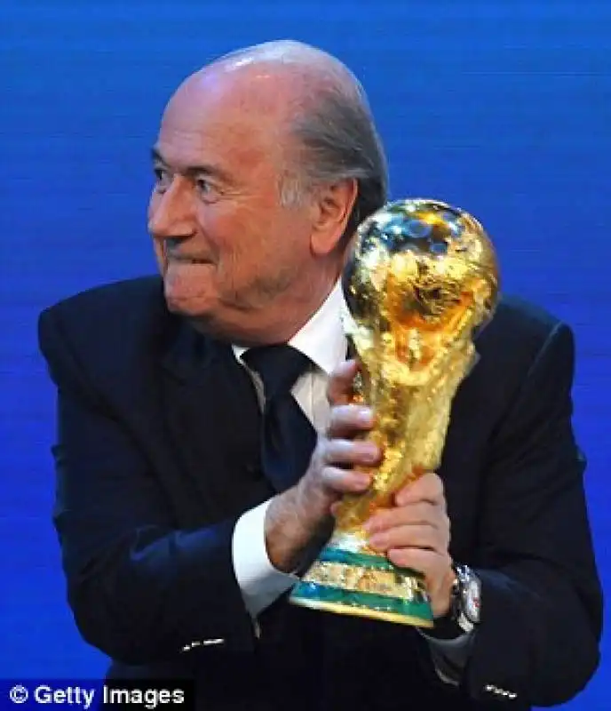 blatter stringe la coppa