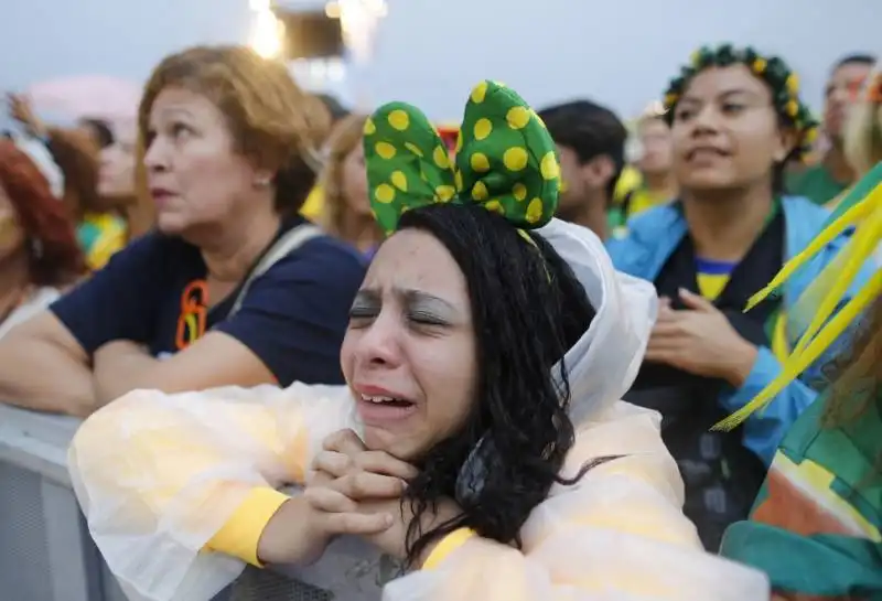 brasile germania   la disperazione dei tifosi 55