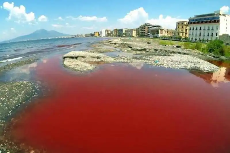 campania   fiume rosso