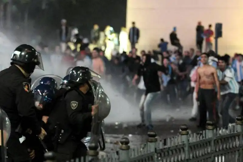 caos a el obelisco