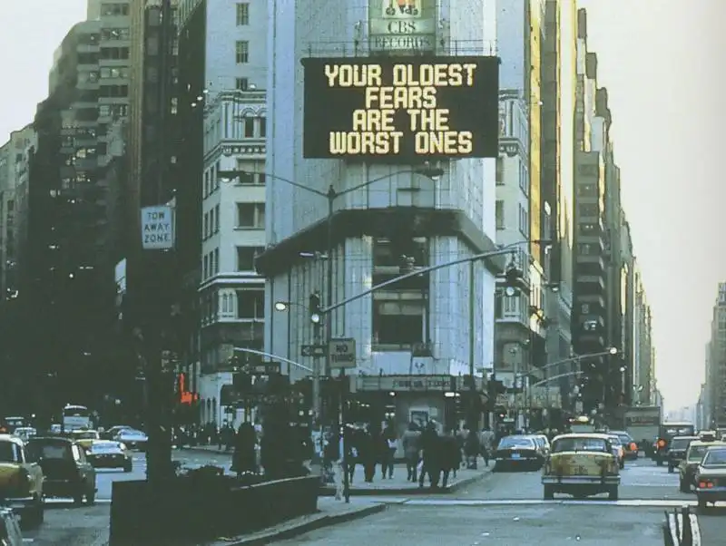 jenny-holzer Times Square