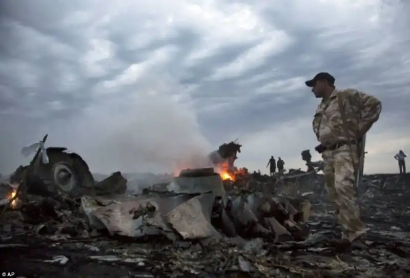 la tragedia del volo mh17 della malaysia airlines 33