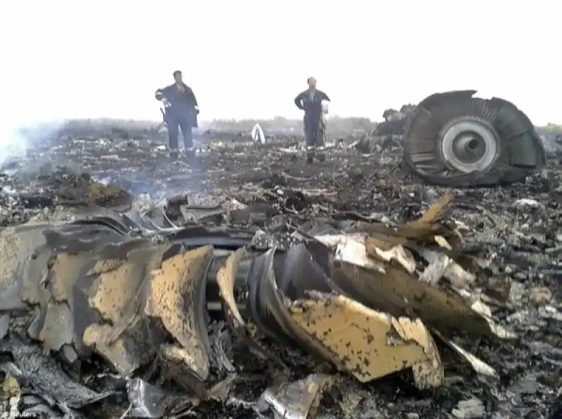 la tragedia del volo mh17 della malaysia airlines 7