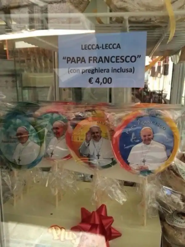 lecca lecca papa francesco (2)