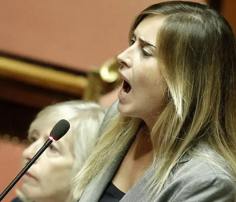 maria elena boschi 3