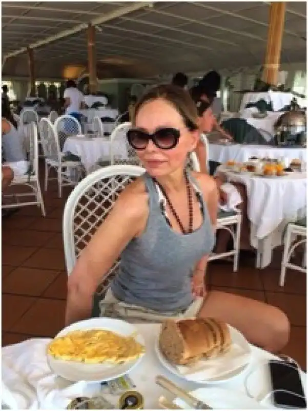 ornella muti appena sveglia