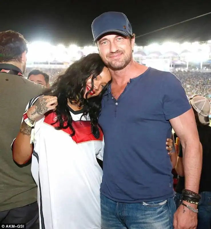 rihanna con gerard butler