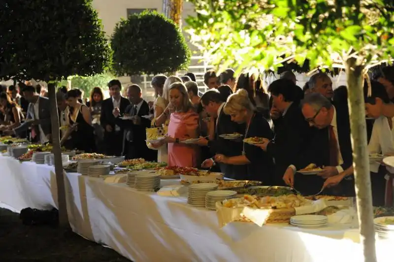 tavoli con buffet