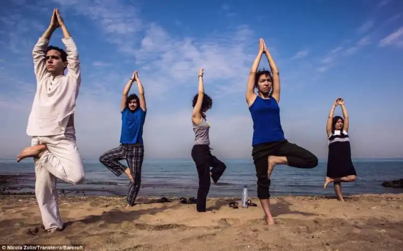 yoga in gruppi misti vietato in iran