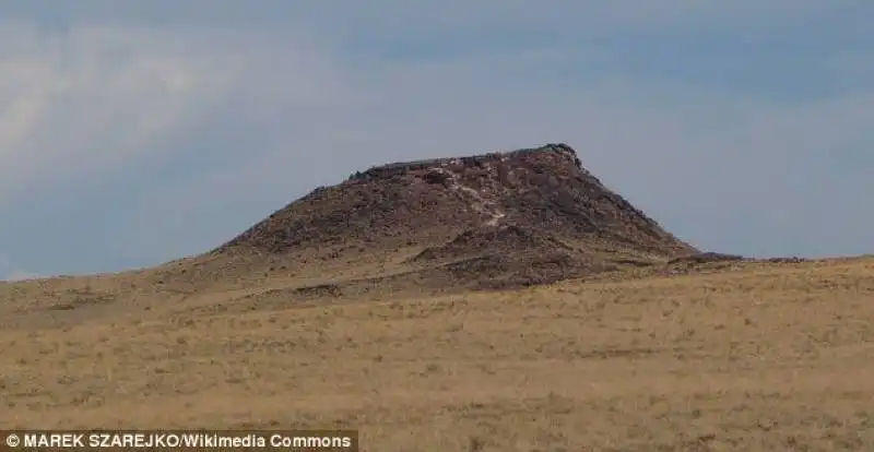 antichi segni cinesi su una roccia americana 5