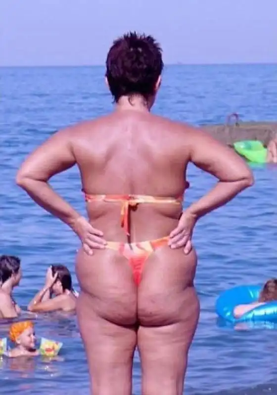 bikini fail 7