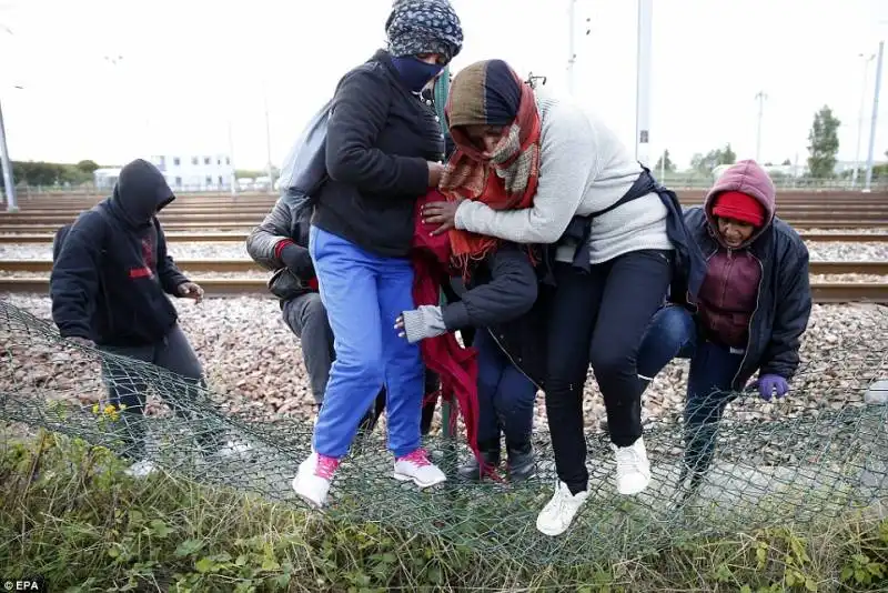 calais clandestini in transito  15