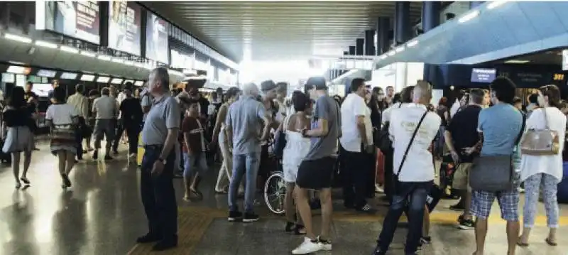 FIUMICINO PASSEGGERI ATTESA