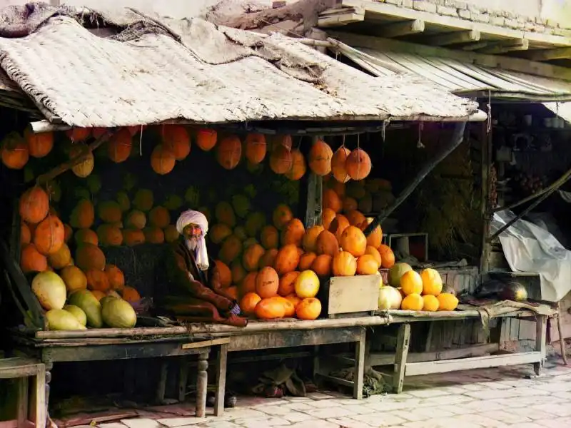 frutta al mercato di samarcanda