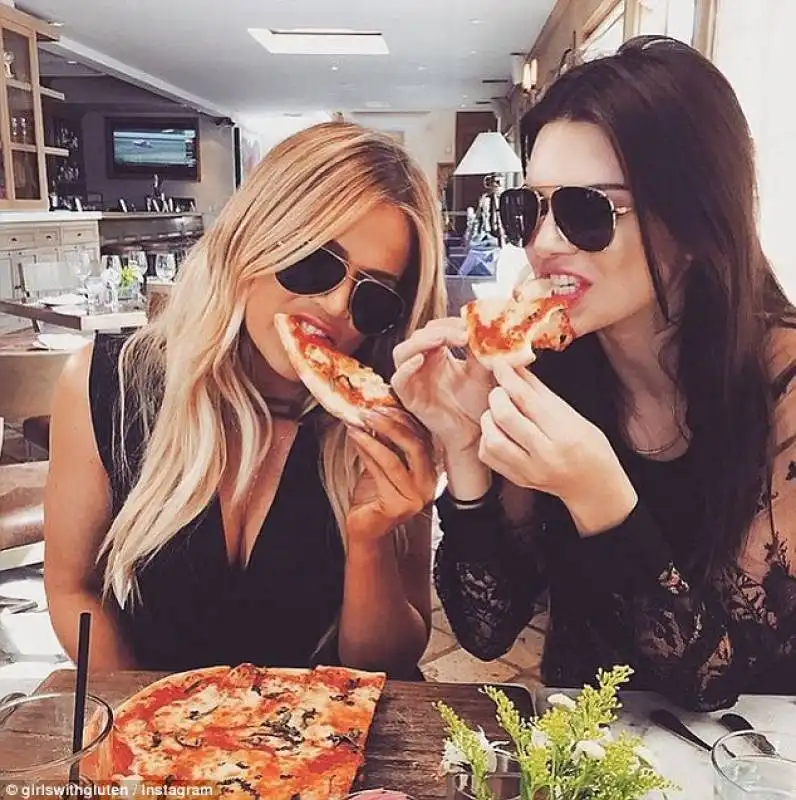 girls with gluten khloe kardashian e kendall jenner