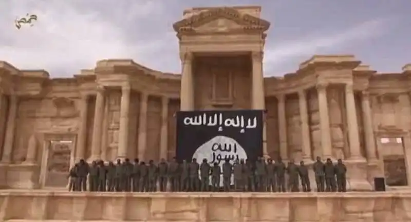 isis massacro nell'anfiteatro di palmira  a 2 1436028168010