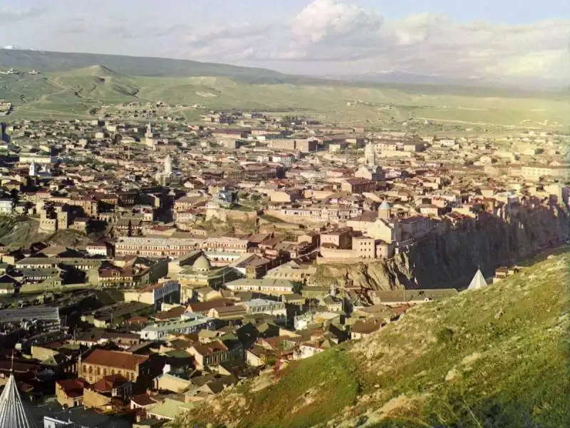 la capitale della geaorgia al tempo conosciuta come tiflis