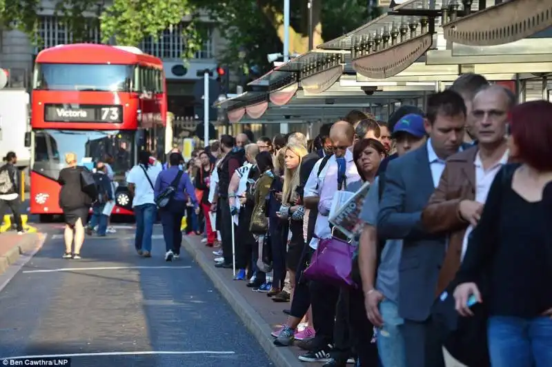 londra alle prese con lo sciopero della metro  19