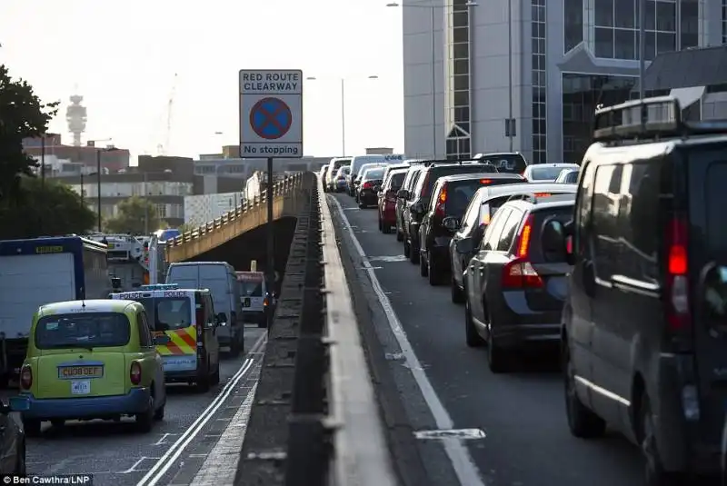 londra alle prese con lo sciopero della metro  9