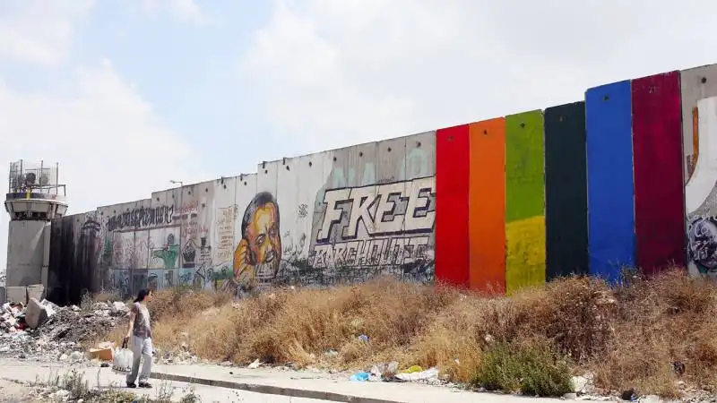 murale palestinese di khaled jarrar