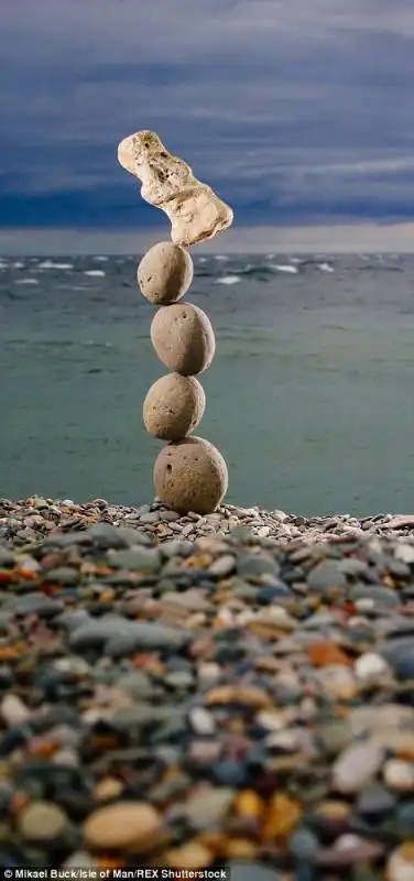 scultura spiaggia