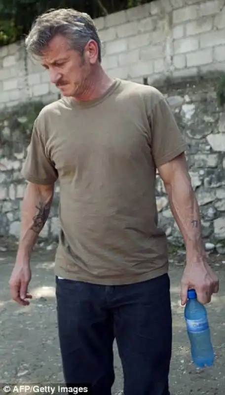 sean penn fra le macerie di haiti