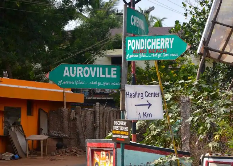 segnali per auroville