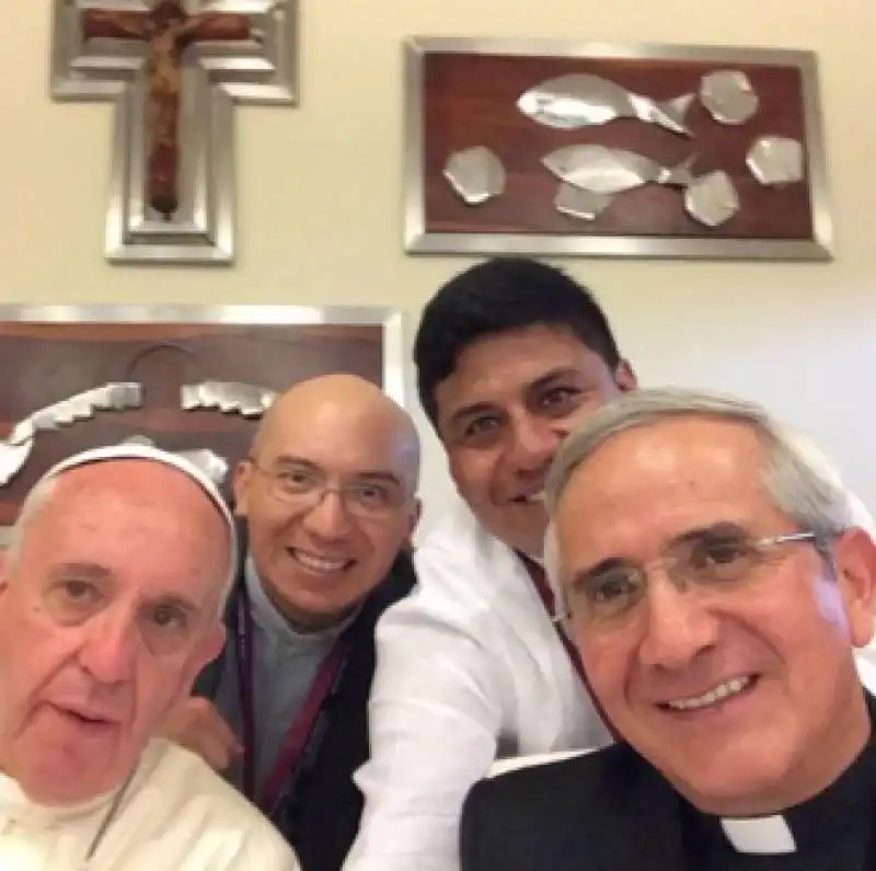 selfie con papa francesco bergoglio