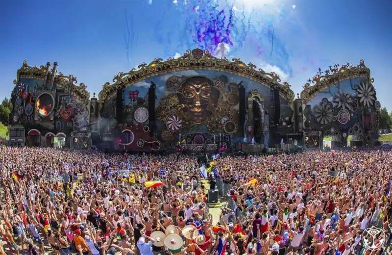 TOMORROWLAND 2