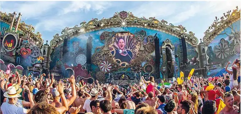 TOMORROWLAND