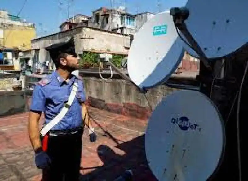 un poligono di tiro sui tetti di napoli 