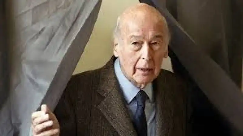 VALERY GISCARD D'ESTAING