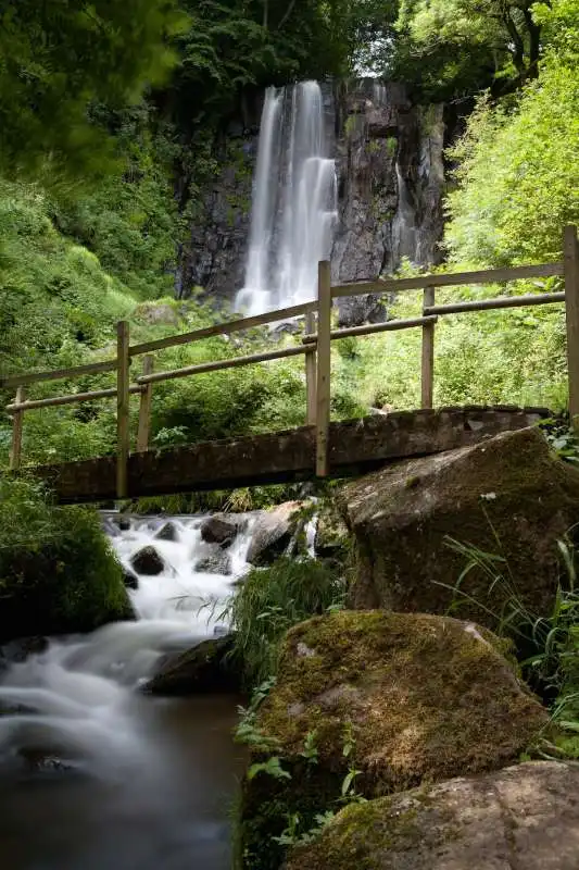 7   grande cascade du mont dore francia