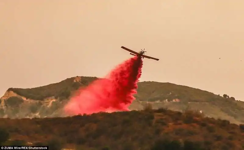 aereo spara sostanza ignifuga